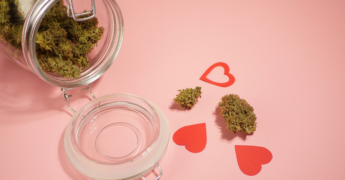 Stoner Gifts: 10 Valentine’s Day Gifts for Your Stoner Girlfriend/Boyfriend in 2022